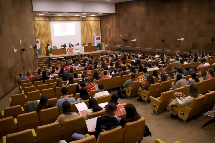 II Jornadas de actualización en asistencia de urgencias y emergencias en la Facultad de Medicina de Sevilla.