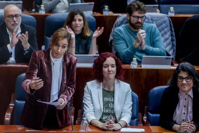La portavoz de Más Madrid en la asamblea,  Mónica García, interviene durante una sesión plenaria en la Asamblea de Madrid