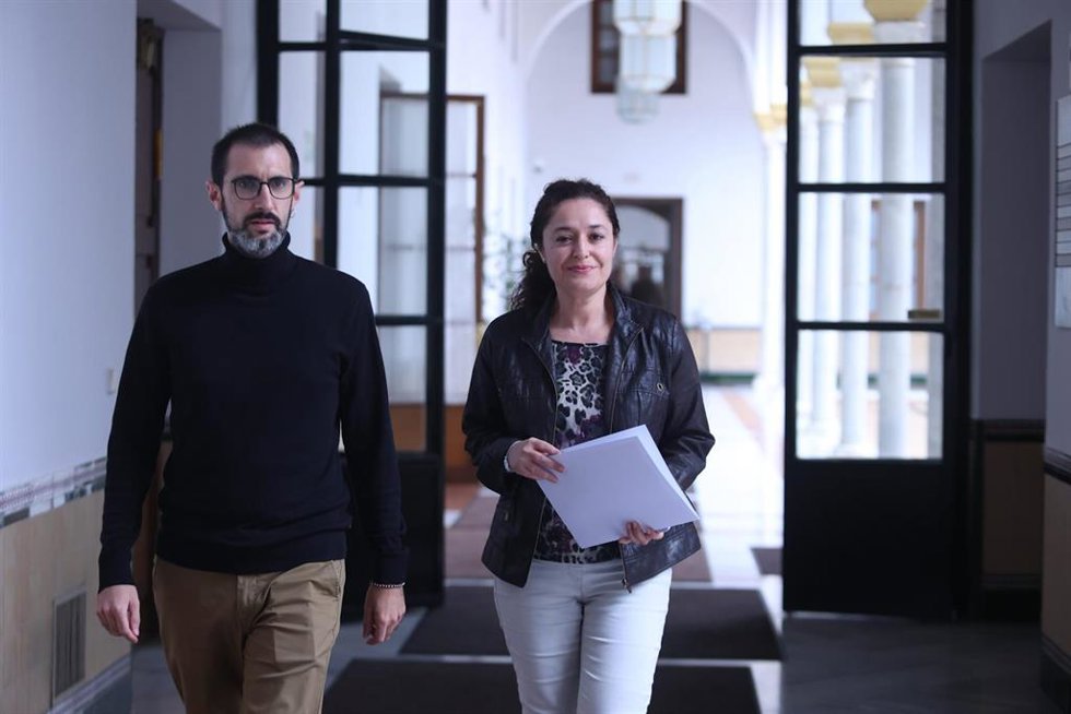 La portavoz de Por Andalucía, Inmaculada Nieto, registra en el Parlamento la enmienda de totalidad al Presupuesto 2023.