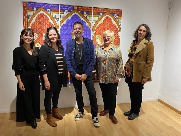 Las delegadas municipales Virginia Gil y Ana Vannereau han participado en la inauguración de la muestra 'Instrumentos del Rey Sabio. Música e instrumentos de la Corte de Alfonso X' en el Museo de Alcalá.