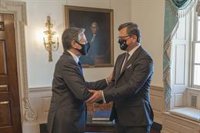 Kuleba y Blinken señalan a Rusia como responsable de las consecuencias del lanzamiento de misiles para terceros países