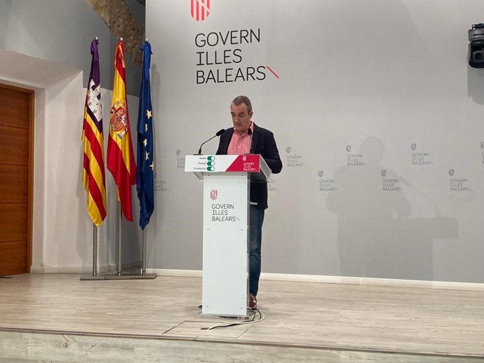 El vicepresidente del Govern y conseller de Transición Energética, Sectores Productivos y Memoria Democrática, Juan Pedro Yllanes.