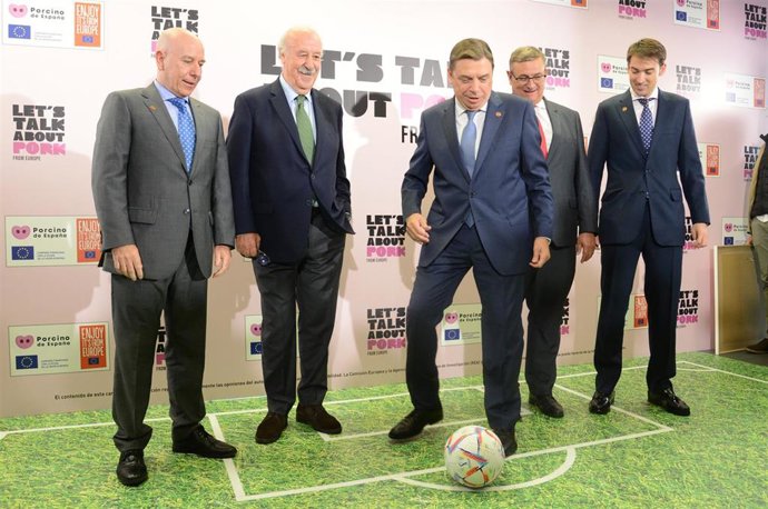 El ministro de Agricultura, Pesca y Alimentación, Luis Planas en la presentación de la campaña de Interporc para el Mundial de Catar