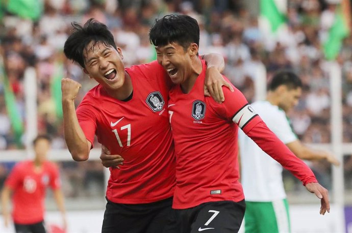 Archivo - Sang-ho Na y Heung-min Son con Corea