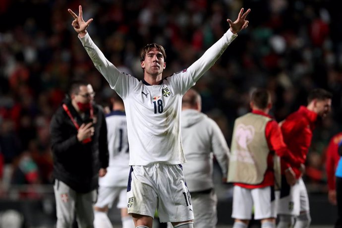 Archivo - 14 November 2021, Portugal, Lisbon: Serbia's Dusan Vlahovic celebrates at the end of the 2022 FIFA World Cup European qualifiers Group A soccer match between Portugal and Serbia at the Luz stadium. Photo: Pedro Fiuza/ZUMA Press Wire/dpa
