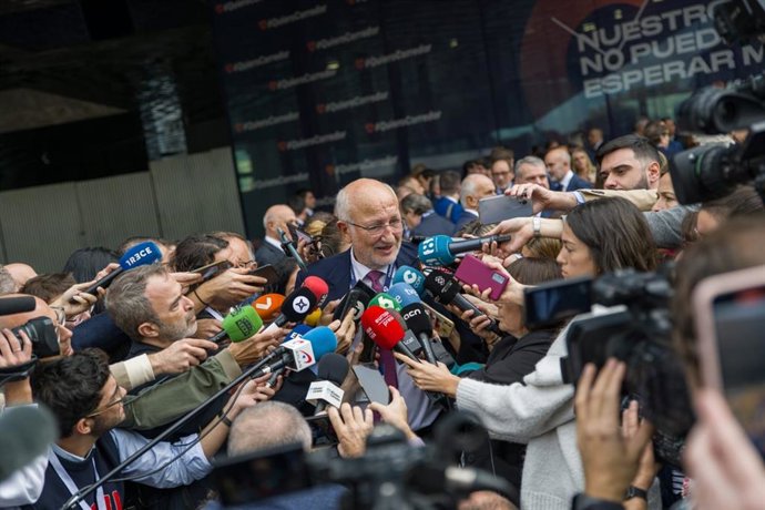 El presidente de Mercadona, Juan Roig, antes del acto sobre el Corredor Mediteráneo