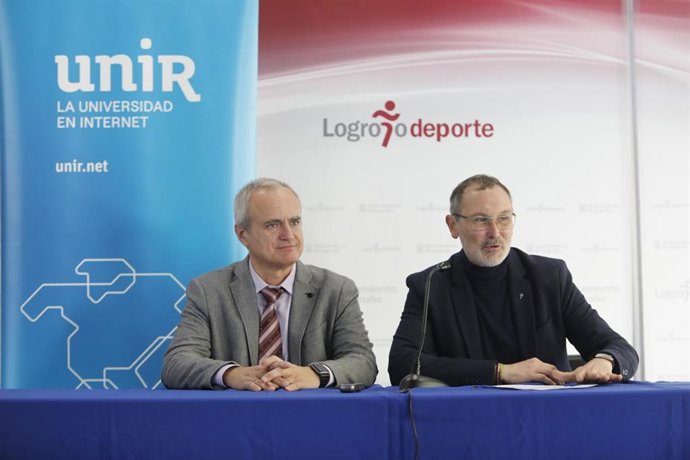 El concejal de Deportes, Rubén Antoñanzas, y el decano decano de la Facultad de Ciencias de la Salud de UNIR, Octavio Corral