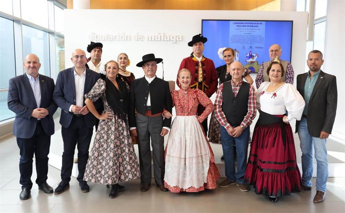 Nueve grupos y pandas de distintos municipios de la provincia participarán en una jornada cultural y lúdica en la que harán demostraciones de cantes y bailes tradicionales.