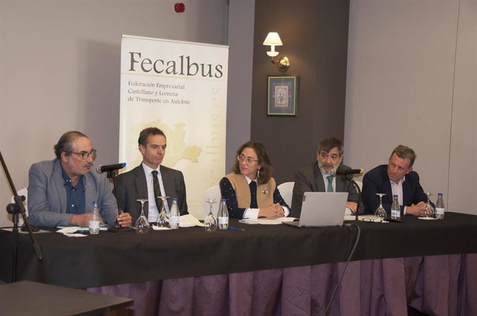 Un momento de la asamblea de Fecalbus.