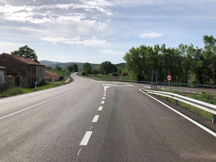 Archivo - Carretera en Guadalajara