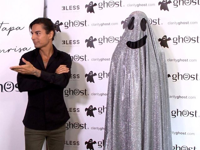 Julio Iglesias Jr ha presentado en un evento público a su novia, Vivi Di Domenico