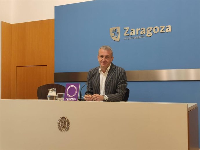 El portavoz del grupo municipal de Podemos en el Ayuntamiento de Zaragoza, Fernando Rivarés