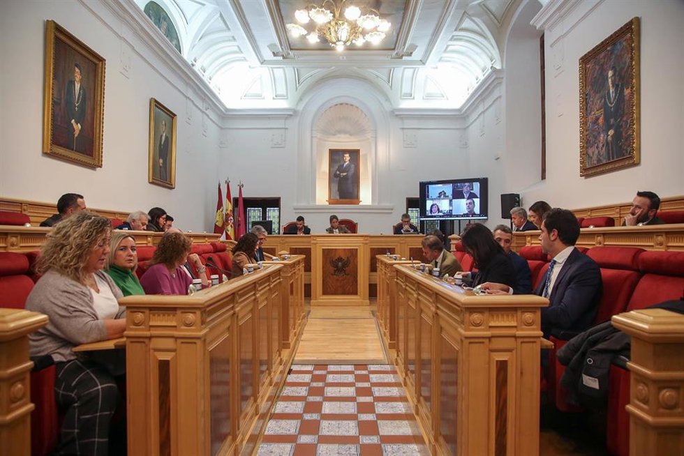 Np/Fotos: El Pleno Municipal Renueva El Compromiso Mayoritario Del Ayuntamiento De Toledo Con La Erradicación De La Violencia Contra La Mujer