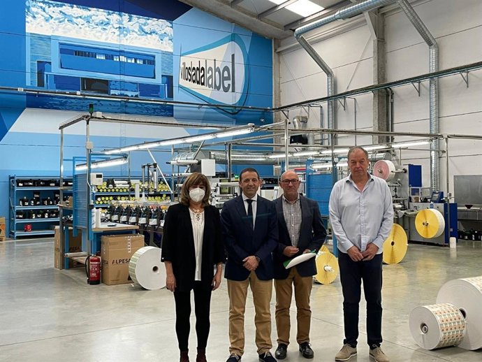 El delegado de Hacienda visita la empresa Villoslada Label.