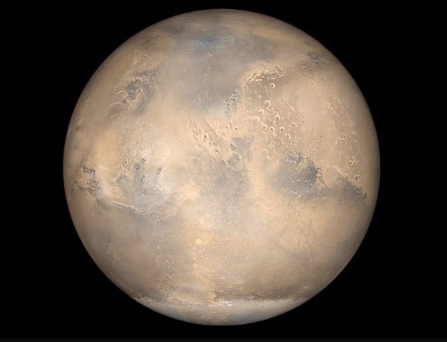 Un fuerte bombardeo de asteroides llenó Marte de agua