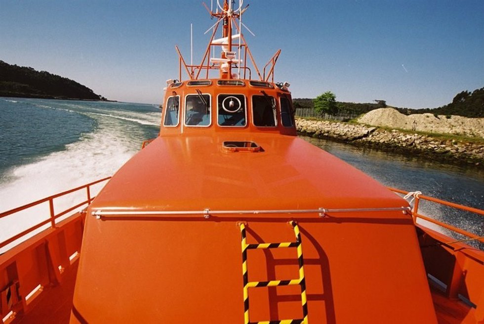 Remolcan a Alcúdia un velero de 17 metros tras sufrir una avería.