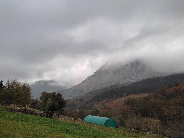 Cielos muy nubosos en Bizkaia