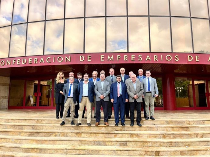 Juan Zapata, reelegido por unanimidad como presidente de los hoteleros andaluces.