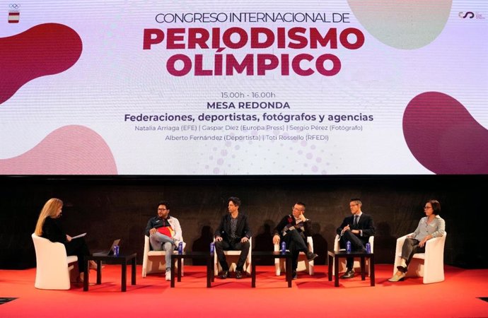 El COE reúne comunicadores, fotógrafos y deportistas en el I Congreso Internacional de Periodismo Olímpico.