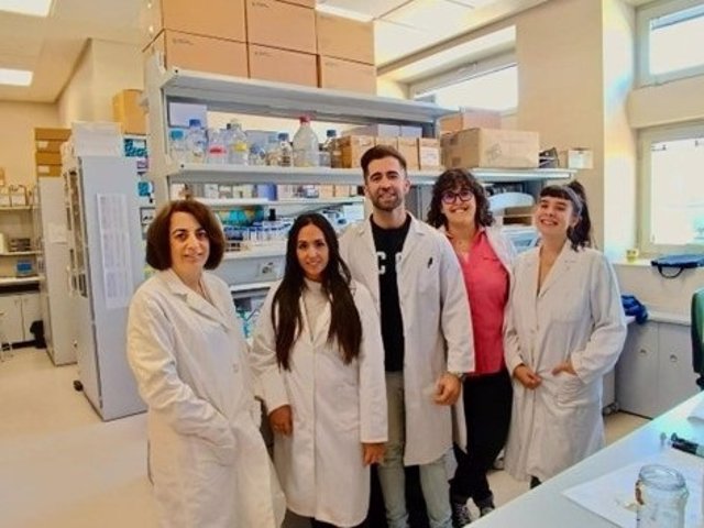 Equipo científico del López-Neyra que trabaja con una molécula capaz de prevenir la leucemia y otros tipos de cáncer