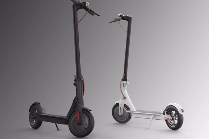 Archivo - Patiente eléctrico Mi Electric Scooter M365