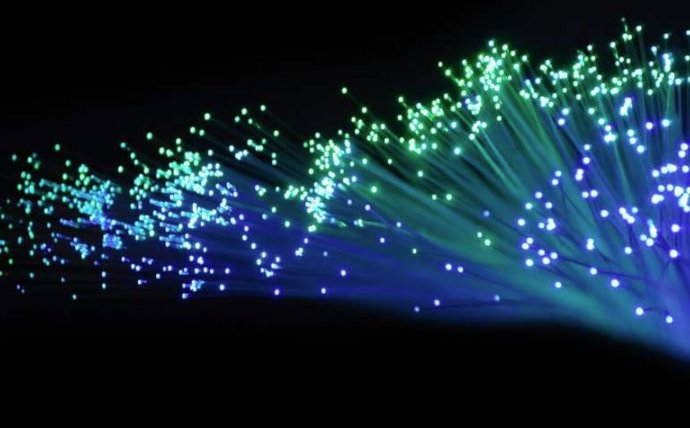 Archivo - Fibra óptica