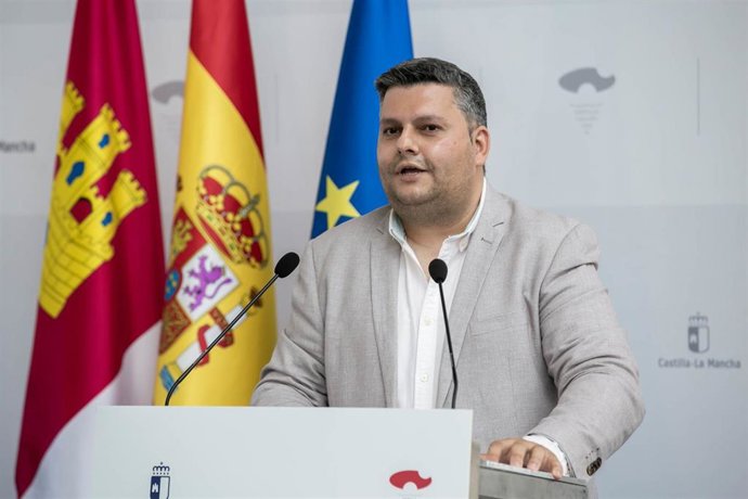 Archivo - El secretario general de UGT, Luis Manuel Monforte.