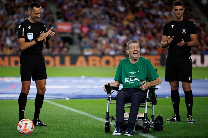 Archivo - 24 August 2022, Spain, Barcelona: Spanish football manager Juan Carlos Unzue pictured prior to the start of the friendly match to raise funds for ELA between FC Barcelona and Manchester City at Camp Nou. Photo: Gerard Franco/DAX via ZUMA Press