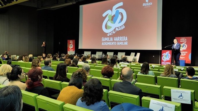 Más de 2.000 menores han sido acogidos por familias de Bizkaia durante los últimos 25 años