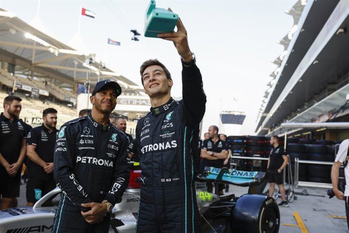 HAMILTON Lewis (gbr), Mercedes AMG F1 Team W13, RUSSELL George (gbr), Mercedes AMG F1 Team W13, portrait during the Formula 1 Etihad Airways Abu Dhabi Grand Prix 2022, 22nd round of the 2022 FIA Formula One World Championship from November 18 to 20, 202
