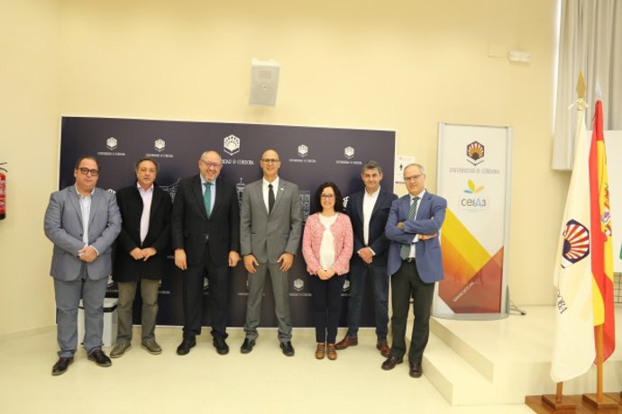 Desde la izquierda: Luis Parras Alcántara, Xam Rodríguez, Manuel Torralbo Rodríguez, Jomi Bernard Blanch, Beatriz Lozano, Cipriano Díaz Gaona y Vicente Rodríguez Estévez