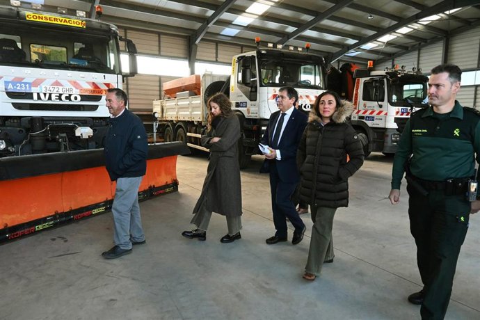 Visita de la consejera al nuevo centro de conservación de carreteras.
