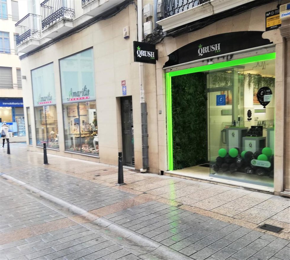 Más de 320 comercios de Logroño participan desde hoy en la campaña del 'Black Friday', con descuentos en torno al 20%