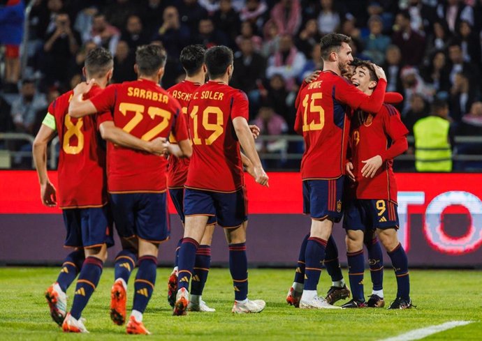 España celebra un gol en su último partido contra Jordania