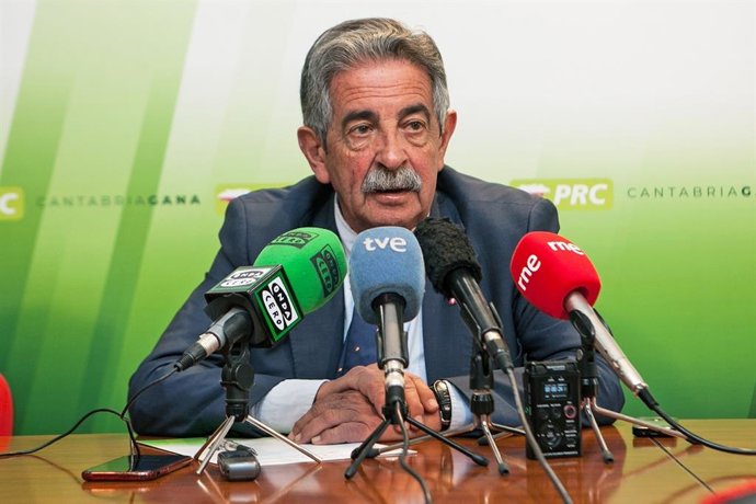 El presidente cántabro y secretario general del PRC, Miguel Ángel Revilla
