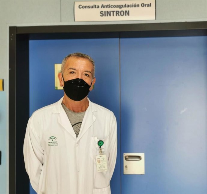 El hematólogo Juan Carlos López, responsable de la Unidad de Hemostasia del Hospital Universitario de Valme de Sevilla.