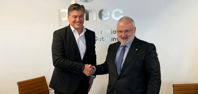 El president de Pimec, Antoni Cañete, i el rector de la UOC, Josep Planell