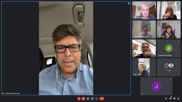 El delegado de Presidencia de la Diputación de Córdoba, Rafael Llamas, en el encuentro telemático con representantes de varios centros escolares de Primaria y Secundaria.