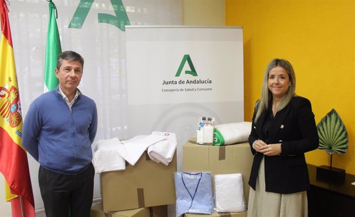 Donación de la Junta de Andalucía a Cáritas Diocesana de Jaén de 10.000 productos de lencería e higiene