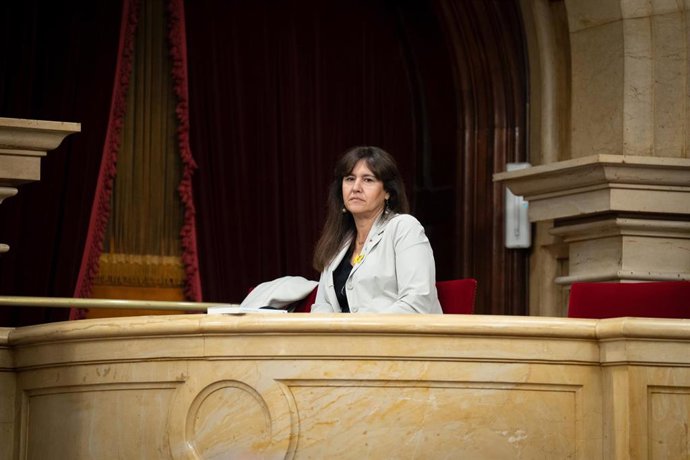 La presidenta de Junts y expresidenta del Parlament, Laura Borrs, durante una sesión de control del Govern en el Pleno del Parlament, a 9 de noviembre de 2022, en Barcelona, Cataluña (España). Aragons y los consellers afrontan la sesión de control, en