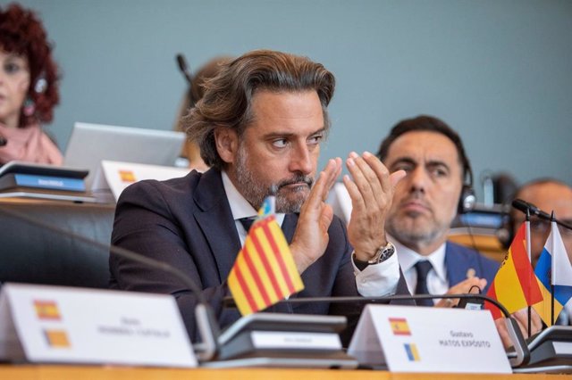 El presidente del Parlamento de Canarias, Gustavo Matos, en una asamblea de la CALRE