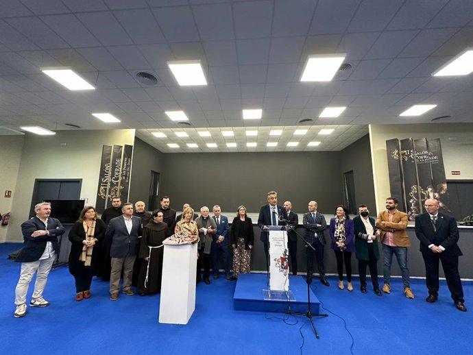 Autoridades en la inauguración del II Salón Cofrade de Los Pedroches.