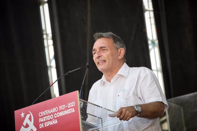 Archivo - El secretario general del PCE, Enrique Santiago, en la fiesta del centenario del PCE, a 25 de septiembre de 2021, en Rivas-Vaciamadrid, Madrid (España). 