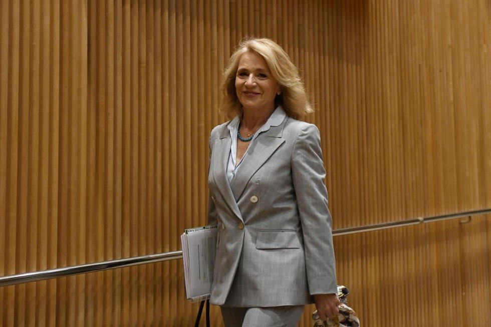 La presidenta interina del Consejo de Administración de la Corporación RTVE, Elena Sánchez, a su llegada a la Comisión Mixta de Control Parlamentario de la Corporación RTVE y sus Sociedades, en el Congreso, a 27 de octubre de 2022, en Madrid (España).