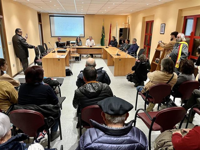 Pleno municipal para retirar el título de alcalde honorífico perpetuo a Franco.