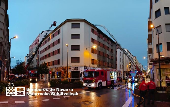 Incendio en un bloque de viviendas de la calle Paulino Caballero de Pamplona