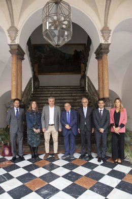 Representantes de la Diputación de Córdoba y de la Universidad Nacional Abierta y a Distancia de Colombia
