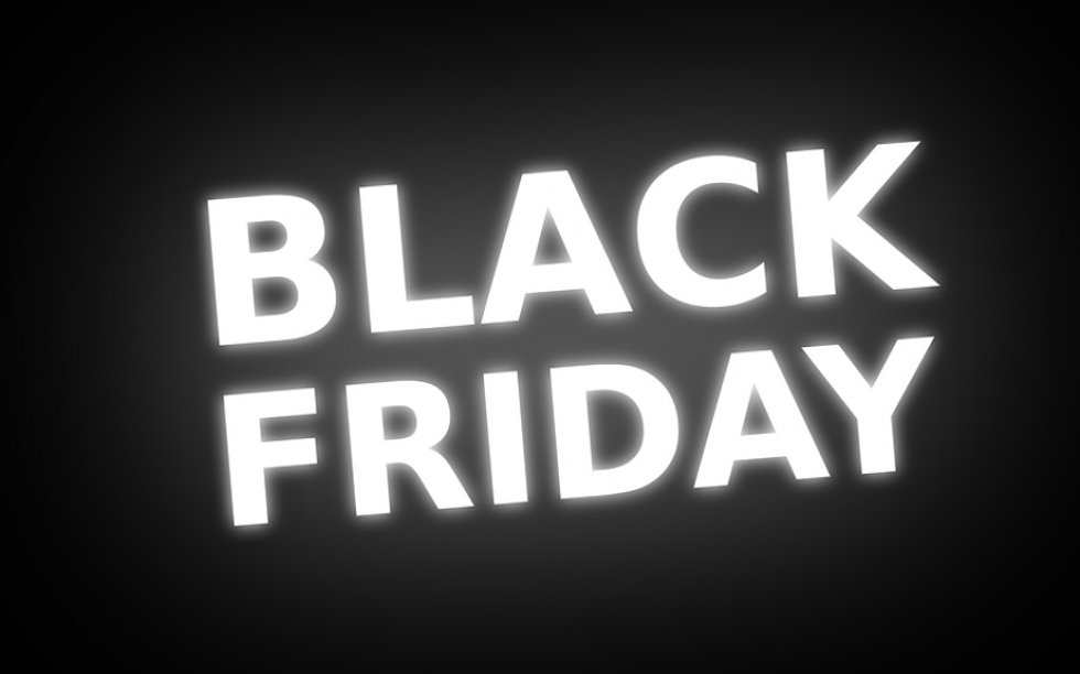 Archivo - Consumo anima a los aragoneses a comprar en los comercios de proximidad en el 'Black Friday'.
