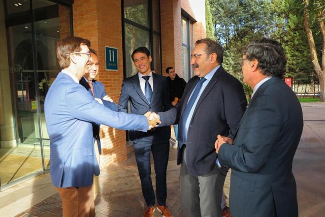 El consejero de Sanidad, Jesús Fernández Sanz,