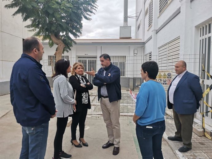 Visita al CEIP Soledad Alonso Drysdale de Gádor para comprobar los trabajos de reforma.